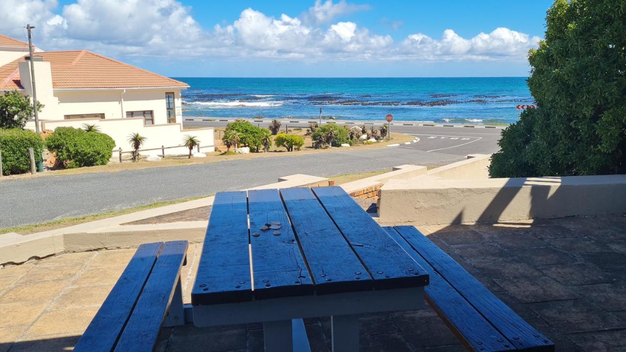 Walkerbay Accommodation คานสบาย ภายนอก รูปภาพ