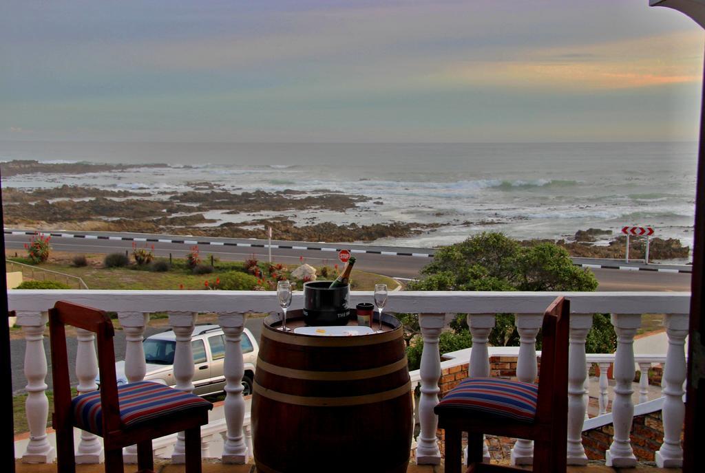 Walkerbay Accommodation คานสบาย ภายนอก รูปภาพ